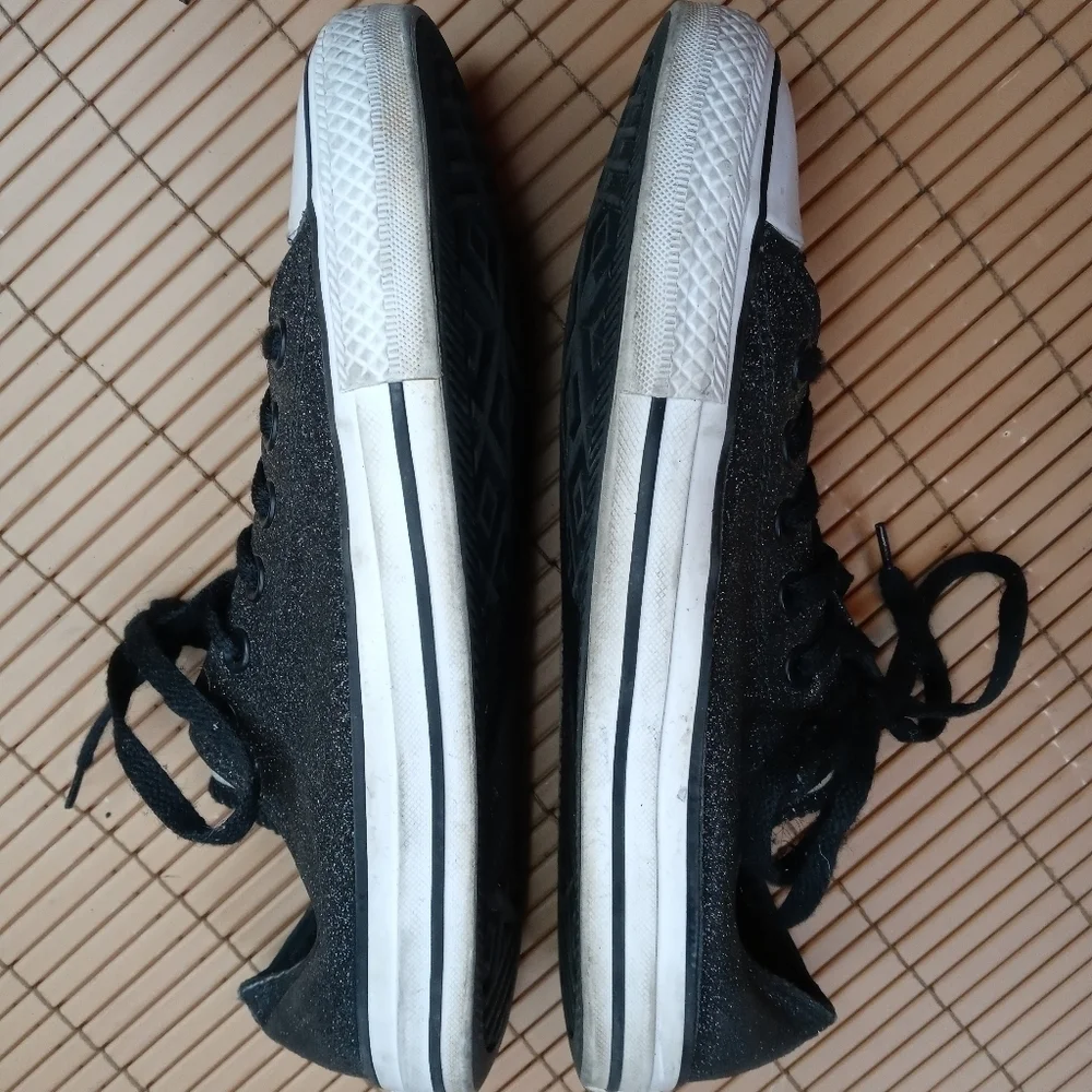 Converse All Stars black leather high tops fashion sneakers. Men's 7. Wo…